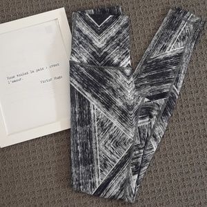 Lululemon white/black hi rise wunder under